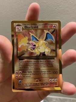 Charizard (Gold Metal) - 4/102 // Pok&eacute;mon kaart