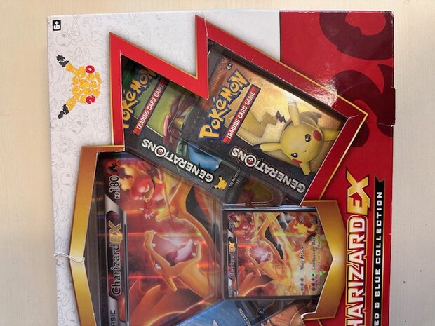 Pokémon TCG - Charizard EX Collection Box