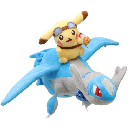 Pikachu op Latias Knuffel 28 cm